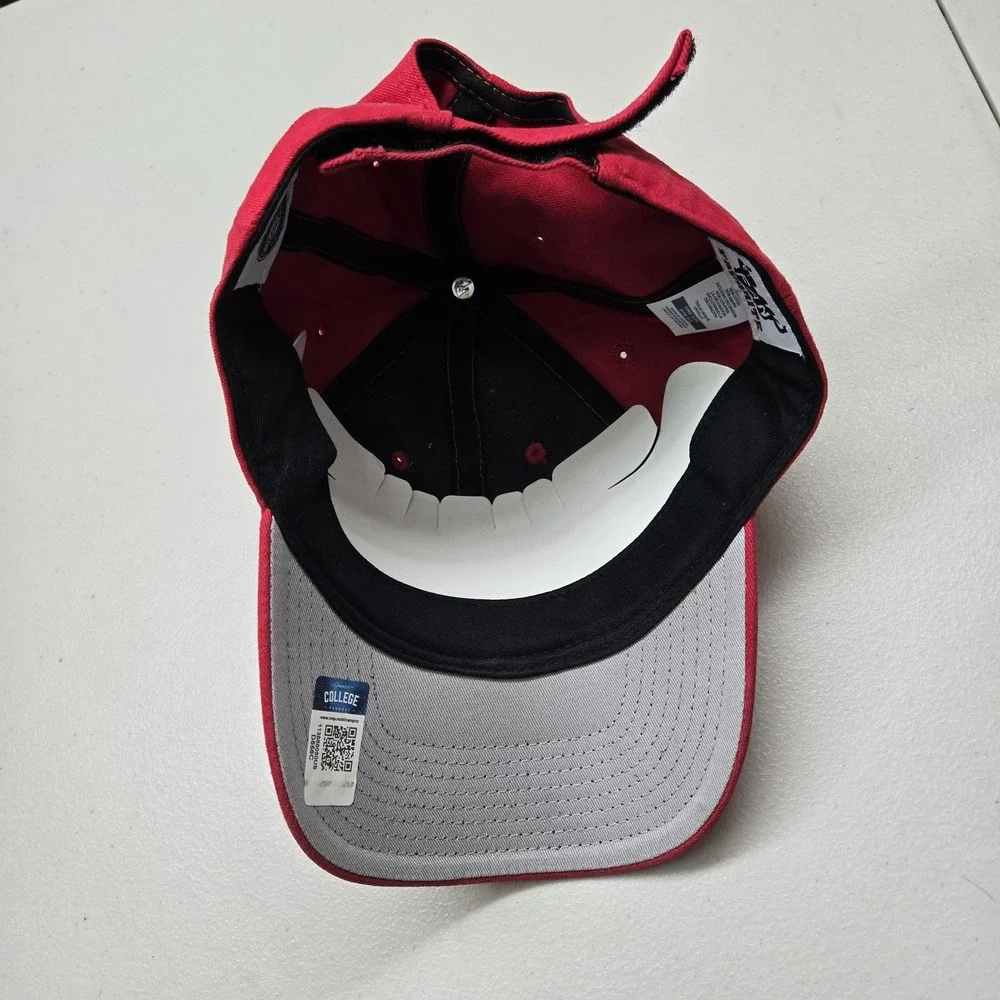 Georgia Bulldogs Unisex Baseball Cap ONE SIZE Red Fan Favorite Curved READ